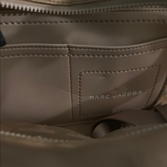 Marc Jacobs Camel Tote Bag with Structured Design and Bold Branding USED - Picture 6 of 6
